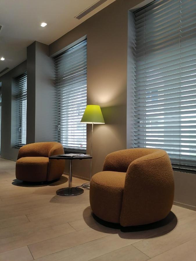 קורטרייק Square Hotel מראה חיצוני תמונה