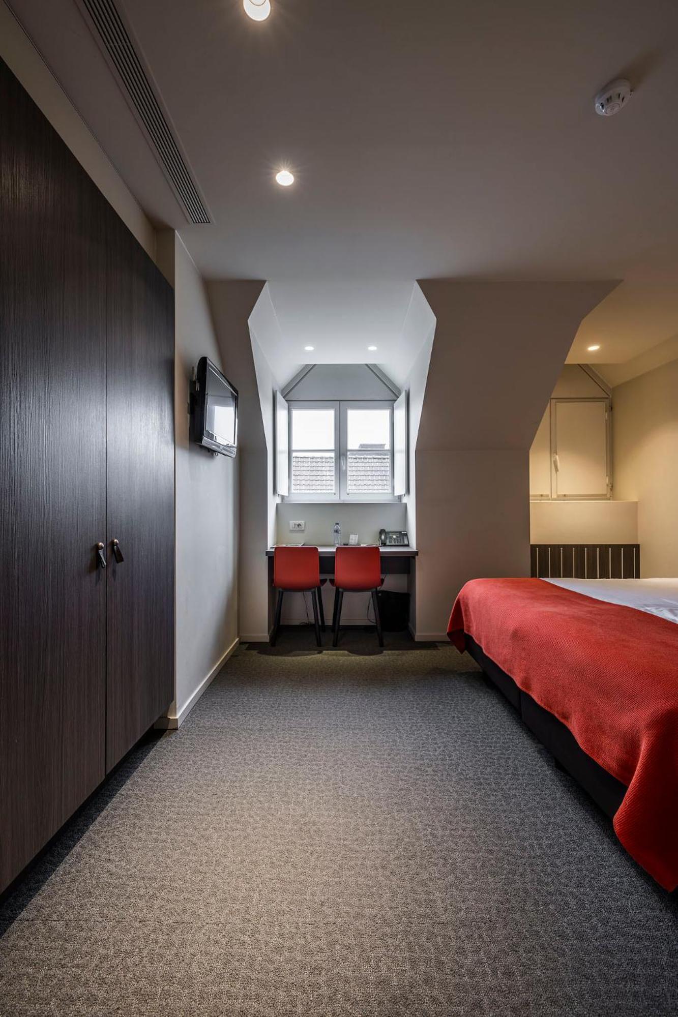 קורטרייק Square Hotel מראה חיצוני תמונה