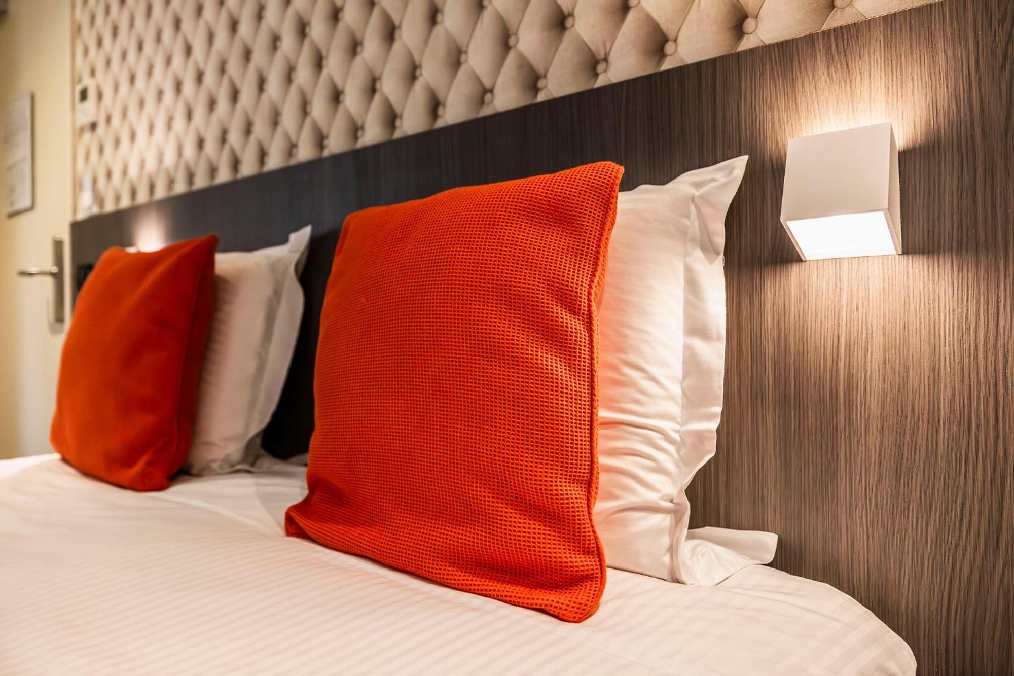 קורטרייק Square Hotel מראה חיצוני תמונה