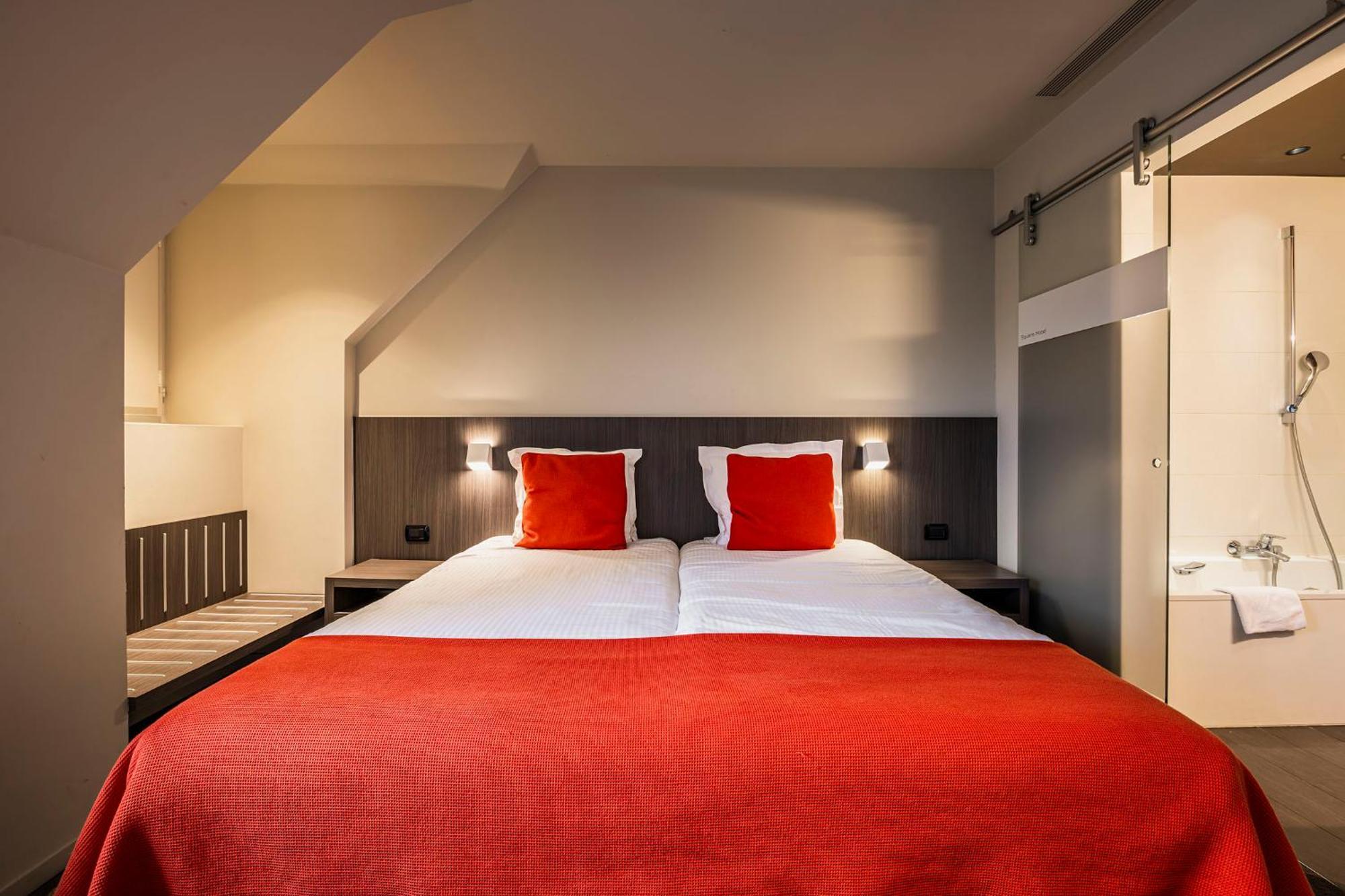 קורטרייק Square Hotel מראה חיצוני תמונה