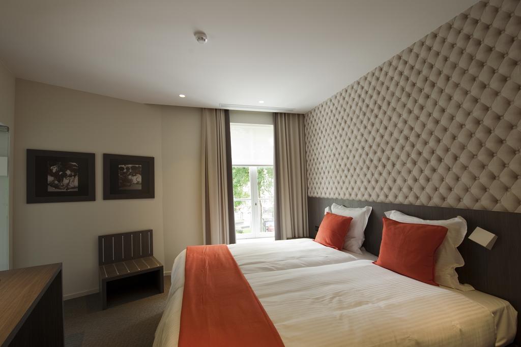 קורטרייק Square Hotel מראה חיצוני תמונה