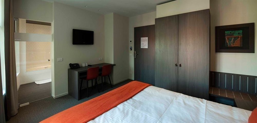 קורטרייק Square Hotel מראה חיצוני תמונה